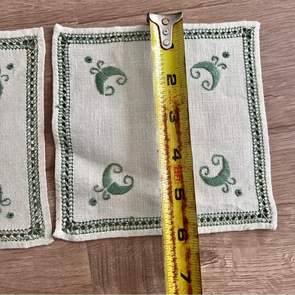 2 PCs Crochet Embroider Mug Rugs Mats Holders Coasters - Green Ivory Vintage NEW